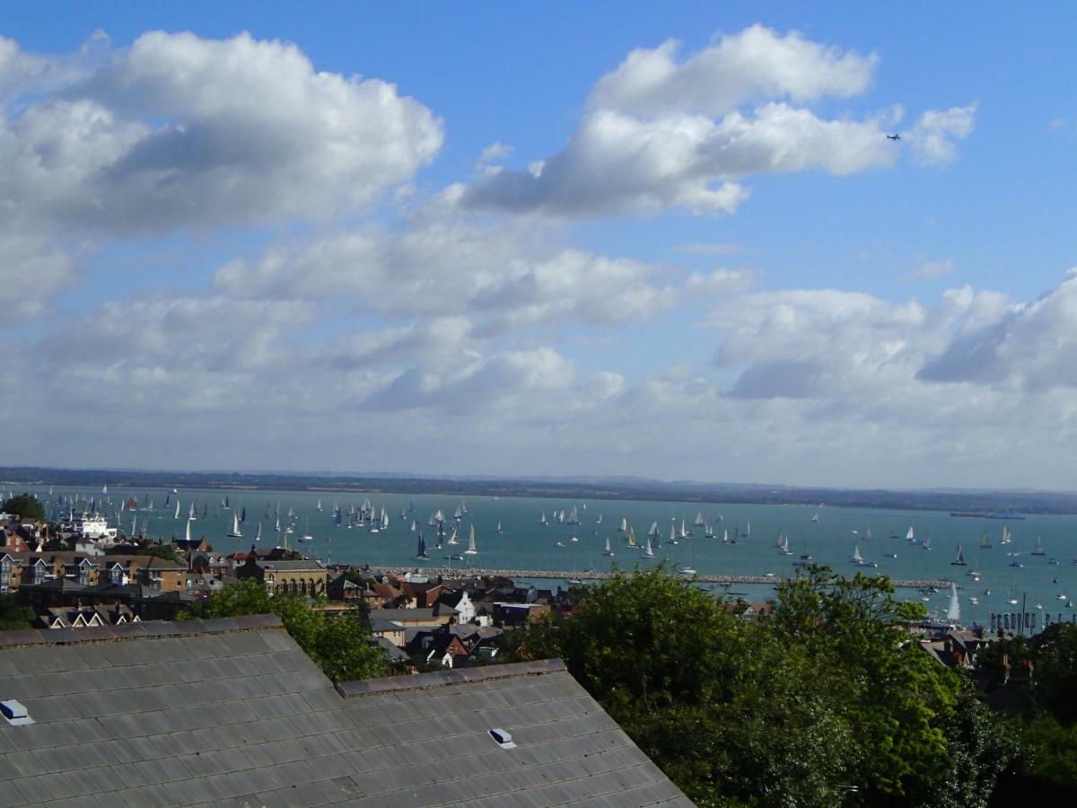 Halcyone Villa Cowes  Extérieur photo